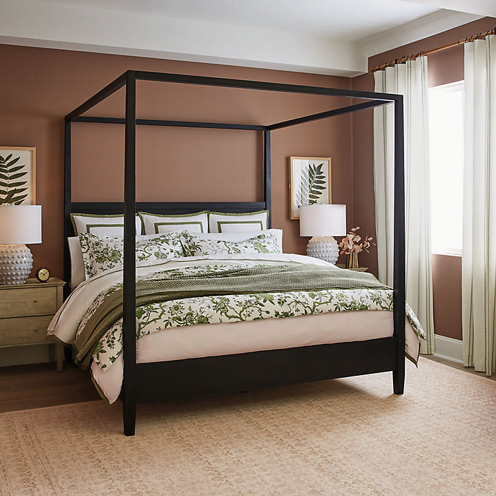 Belvoir Canopy Bed
